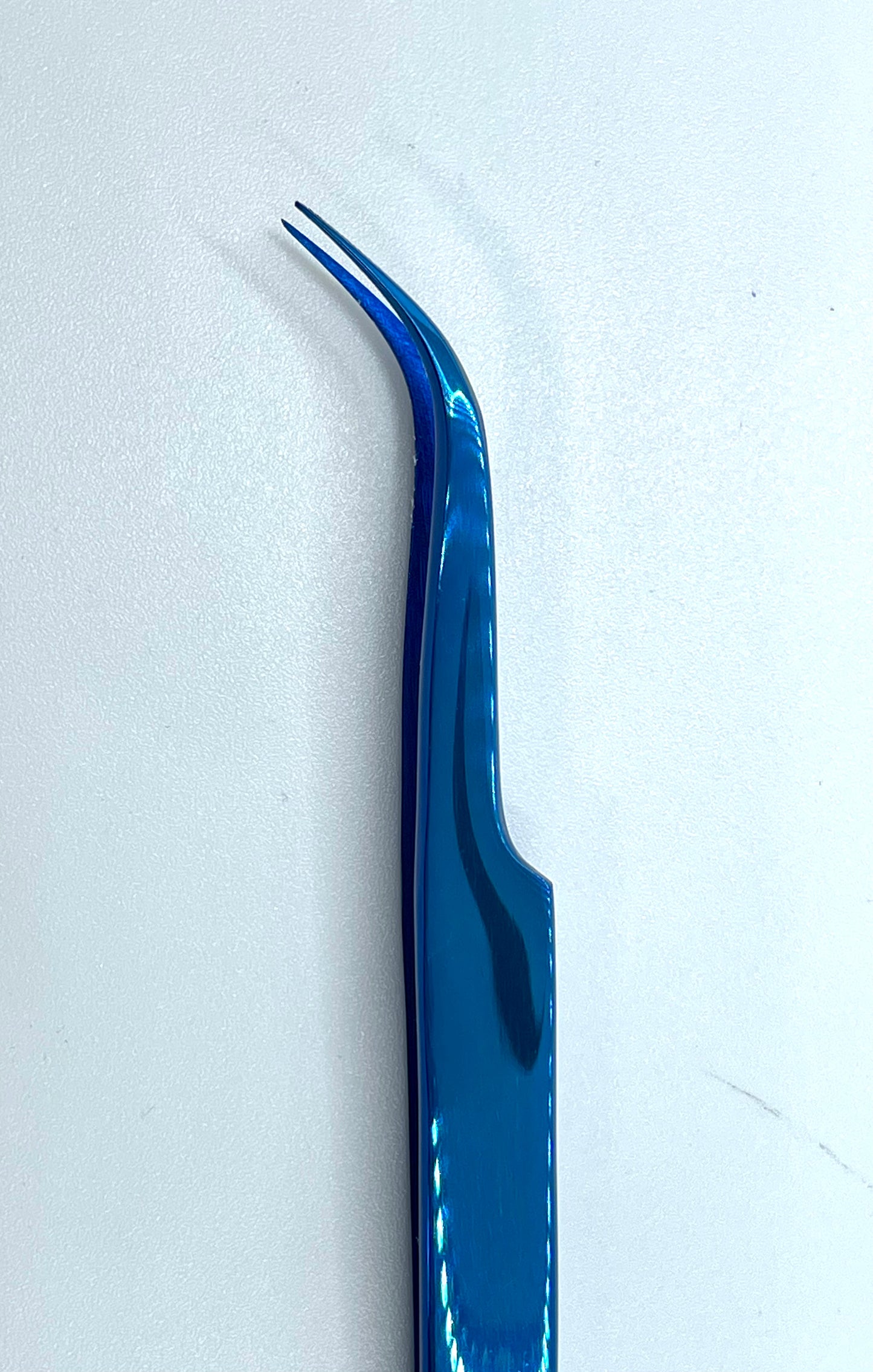 Blue Plasma Tweezers